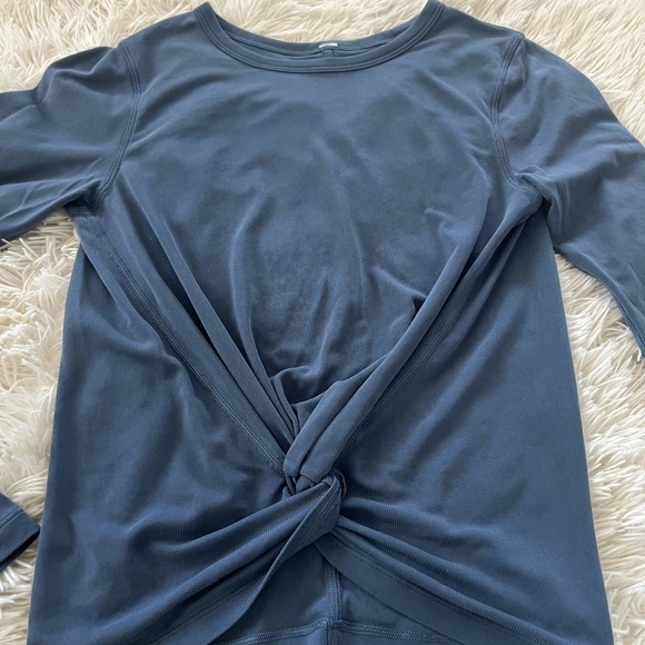 Bundle Of 2: Lululemon Crescent Long Sleeve - Picture 2 of 13